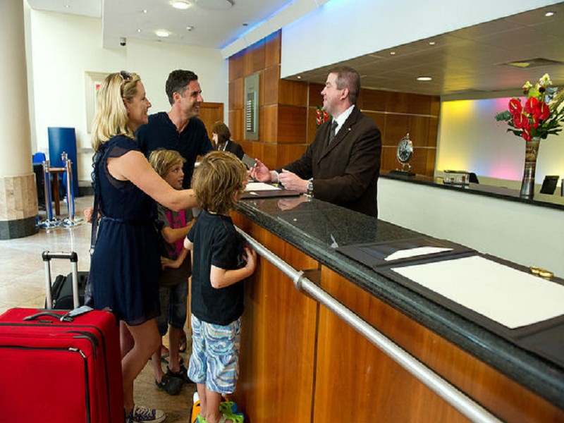 Hotel-Service.jpg